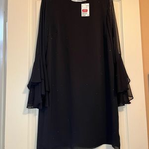 H&M black dress Size: 12 but can fit Size: 8-10